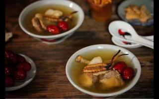 冬蟲(chóng)夏草的食用方法！冬蟲(chóng)夏草燉雞湯！