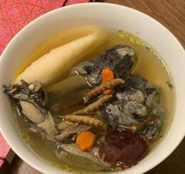 冬蟲夏草和哪些食材可以一起煲湯？